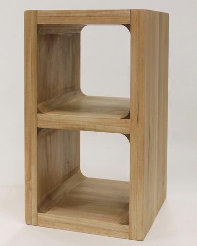 Mason’s wood sculpture of a cinder block, 恩典的恩赐,’ was completed as part of her 工作室艺术 portfolio.